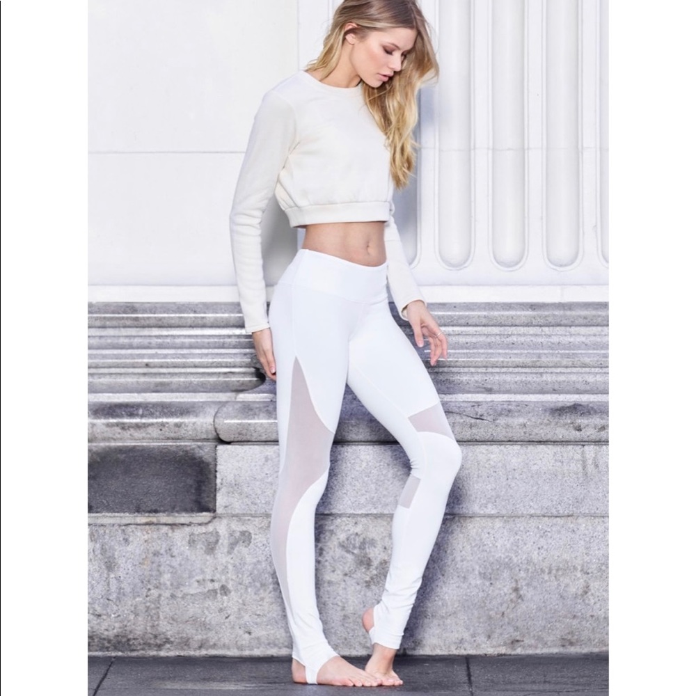 Alo Yoga NWT Small Coast Legging white